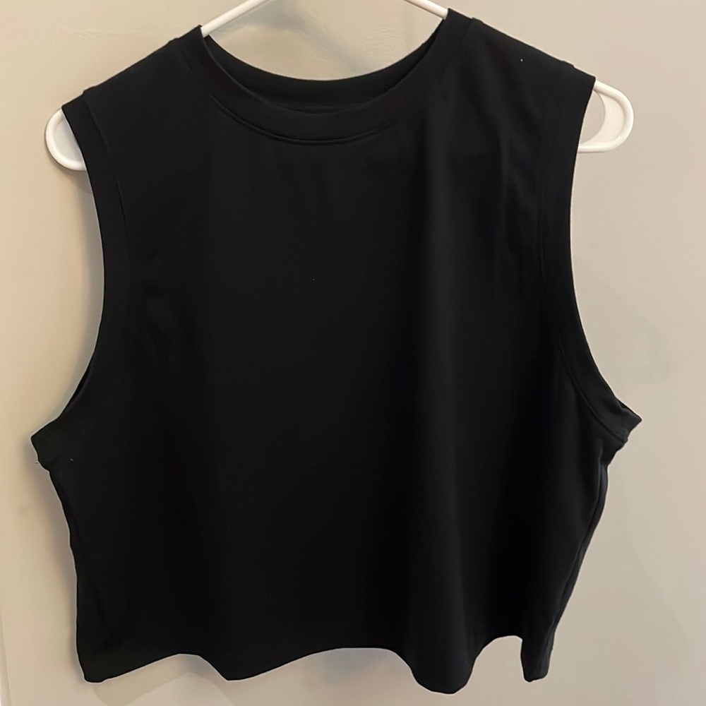 Women’s boxy black crop tank/size L/ NWOT
